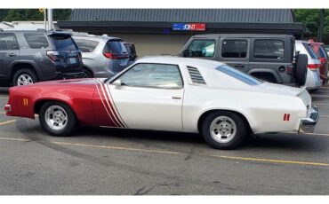 Chevrolet-Laguna-s3-1975-WhiteRed-RedBlack-1