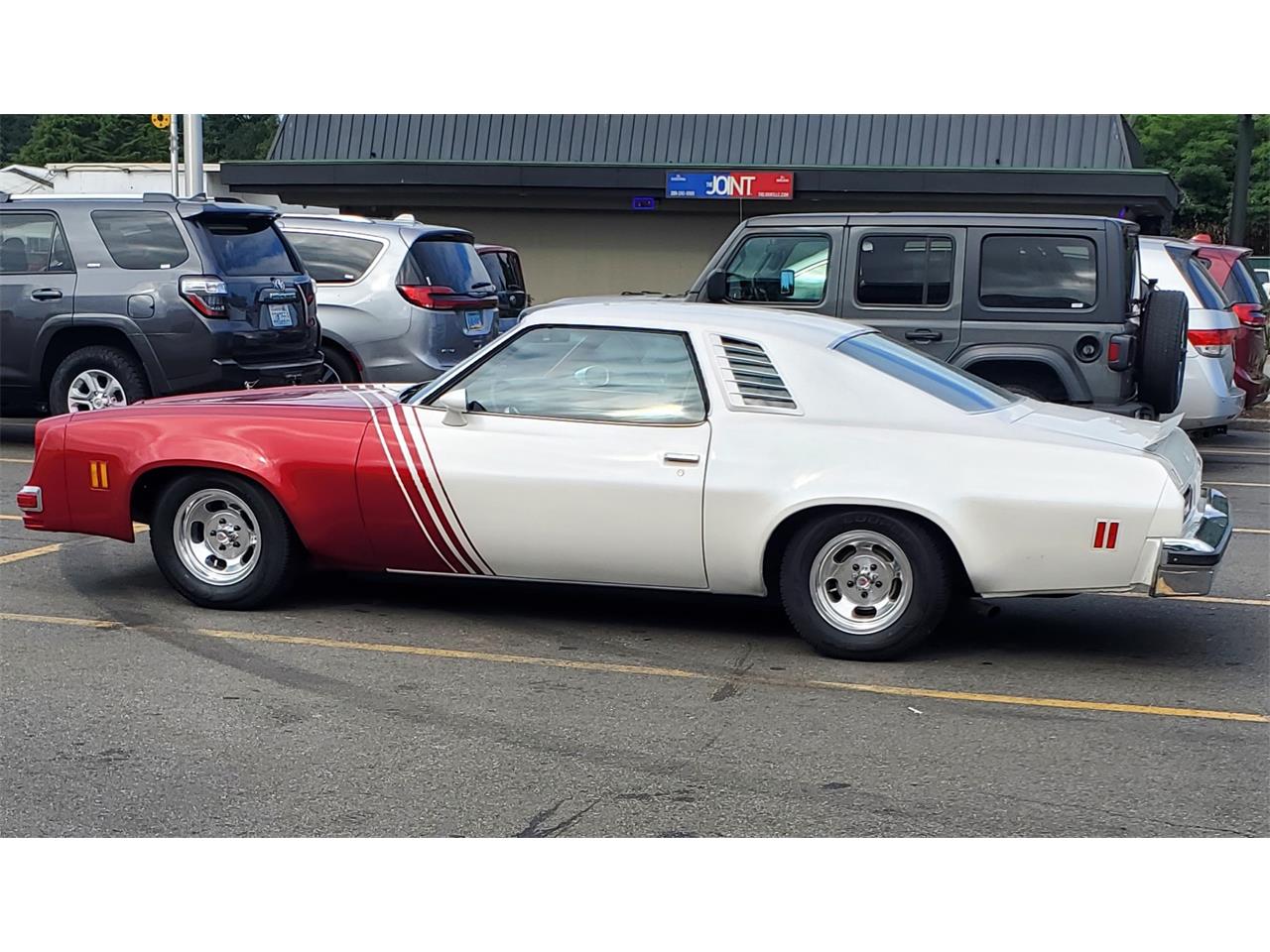 Chevrolet-Laguna-s3-1975-WhiteRed-RedBlack-1