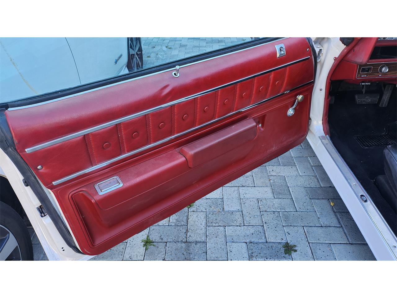 Chevrolet-Laguna-s3-1975-WhiteRed-RedBlack-14