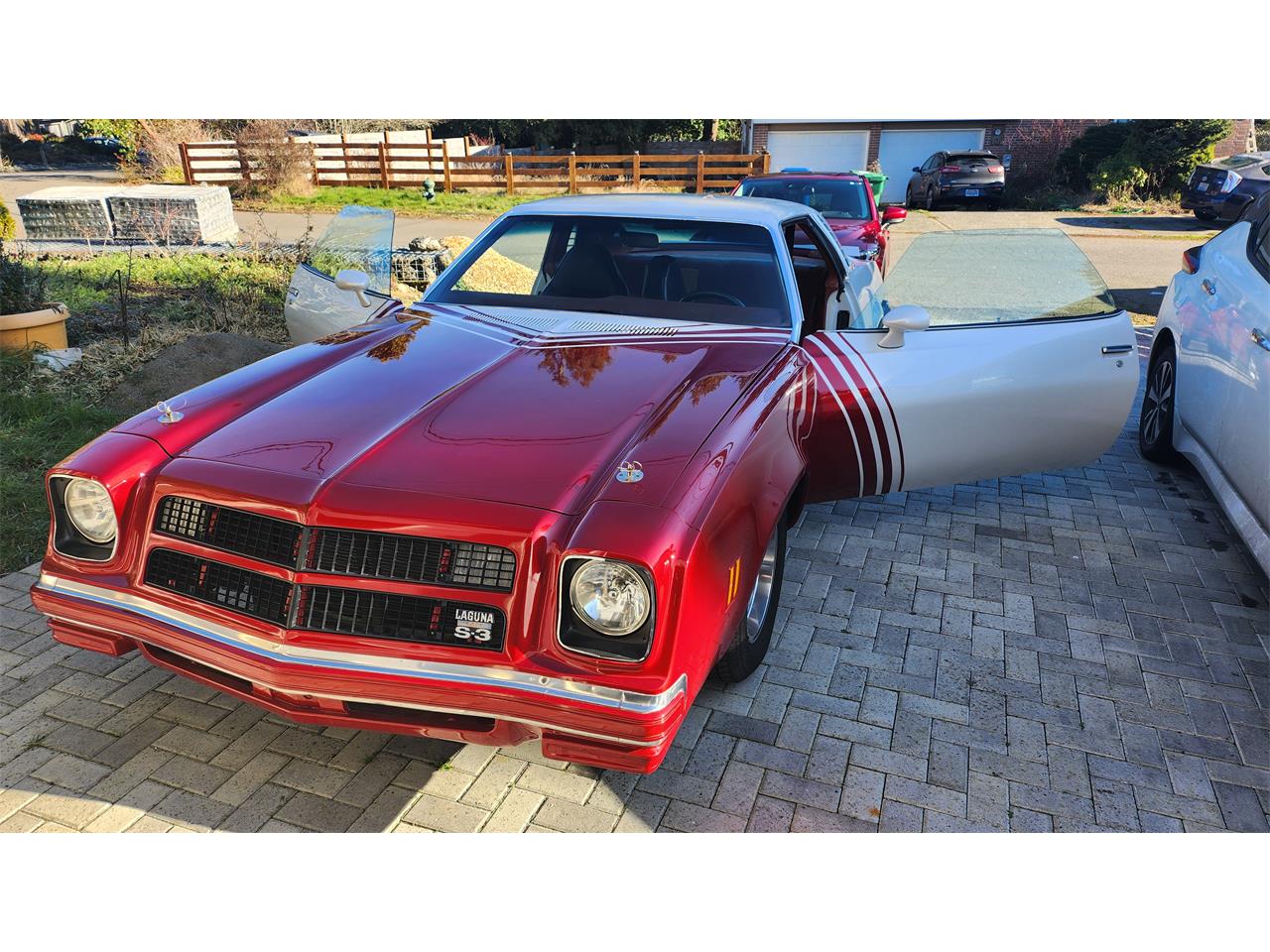 Chevrolet-Laguna-s3-1975-WhiteRed-RedBlack-3