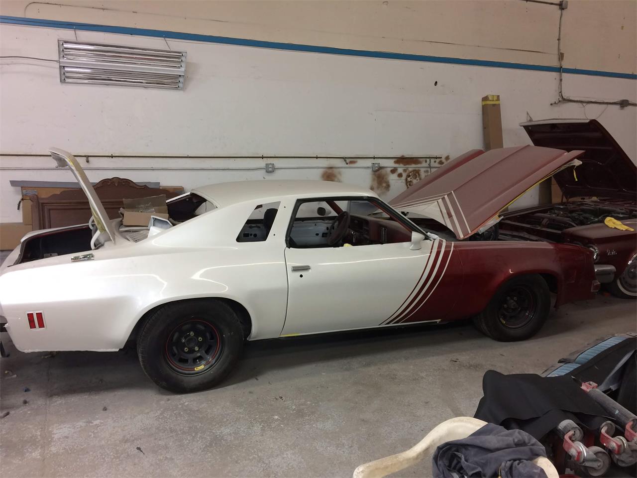 Chevrolet-Laguna-s3-1975-WhiteRed-RedBlack-4