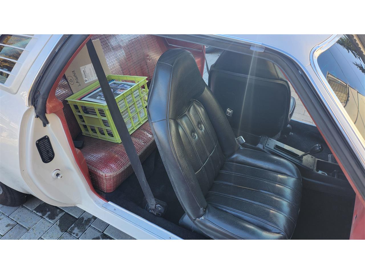 Chevrolet-Laguna-s3-1975-WhiteRed-RedBlack-6
