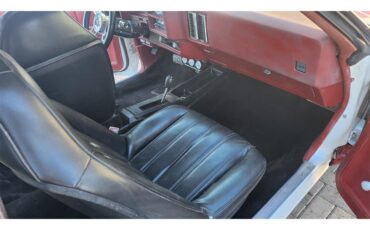 Chevrolet-Laguna-s3-1975-WhiteRed-RedBlack-7