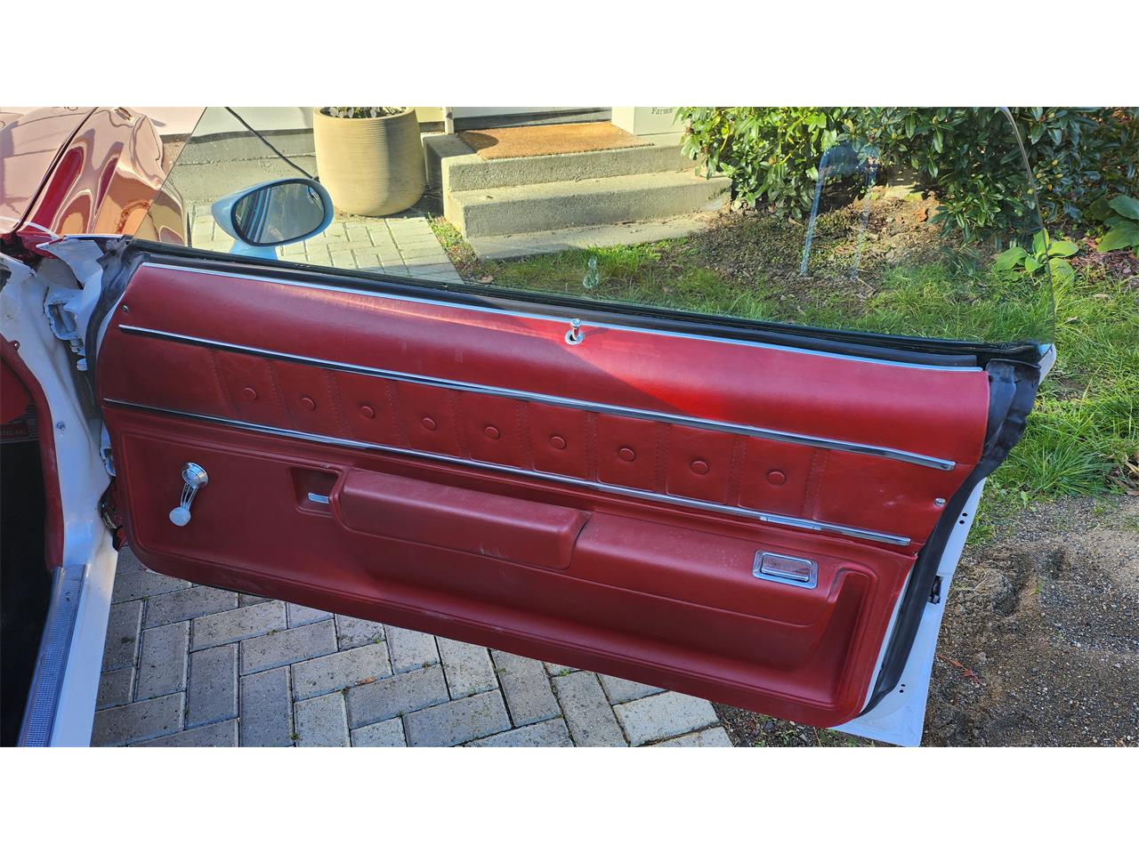 Chevrolet-Laguna-s3-1975-WhiteRed-RedBlack-8