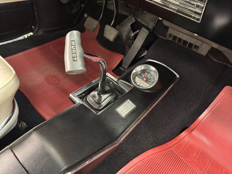 Chevrolet-Malibu-1966-Madeira-Maroon-White-41