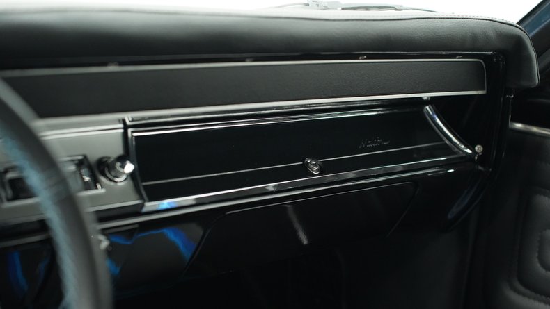 Chevrolet-Malibu-1966-Mist-Blue-Black-11