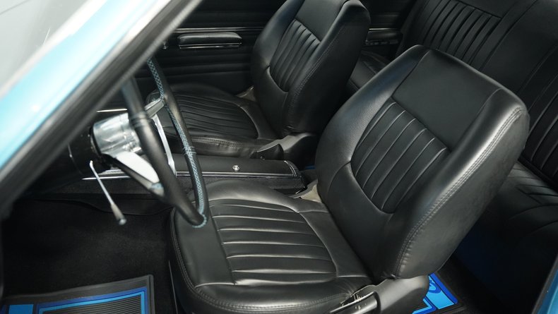 Chevrolet-Malibu-1966-Mist-Blue-Black-12