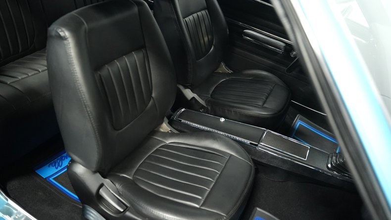 Chevrolet-Malibu-1966-Mist-Blue-Black-37