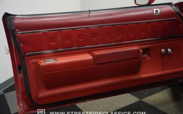 Chevrolet-Malibu-1977-Red-Red-40
