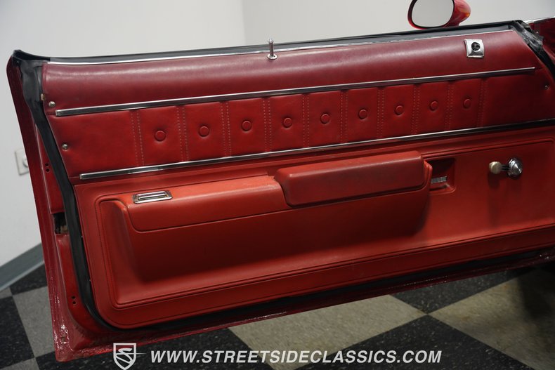 Chevrolet-Malibu-1977-Red-Red-40