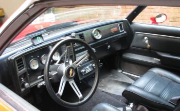 Chevrolet-Malibu-1981-red-5