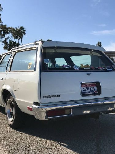 Chevrolet-Malibu-1983-White-4