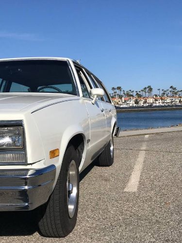 Chevrolet-Malibu-1983-White-5