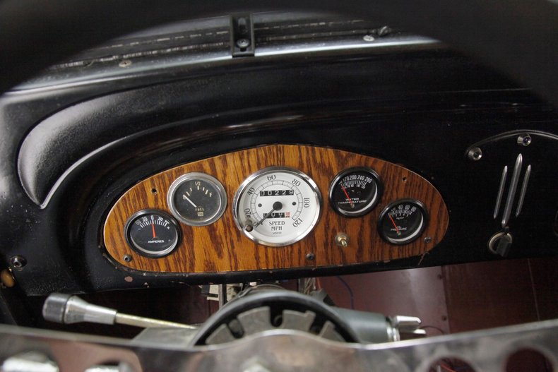 Chevrolet-Master-1934-Yellow-Burgundy-34