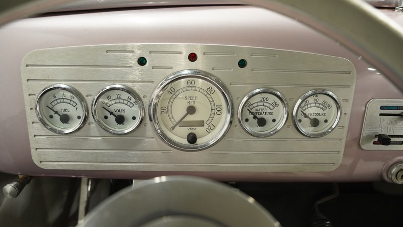 Chevrolet-Master-1936-Mauve-White-38