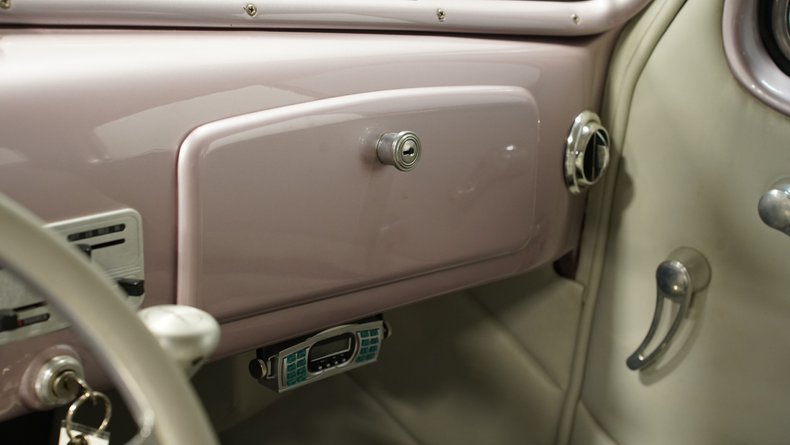 Chevrolet-Master-1936-Mauve-White-40