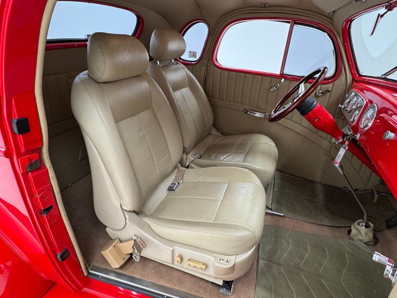 Chevrolet-Master-1936-Viper-Red-Tan-31