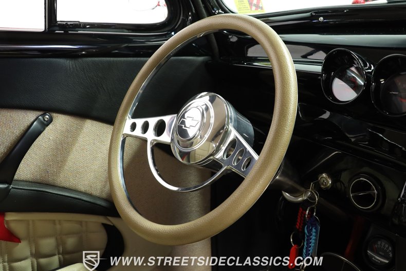 Chevrolet-Master-deluxe-1940-Red-Black-ampamp-Red-40