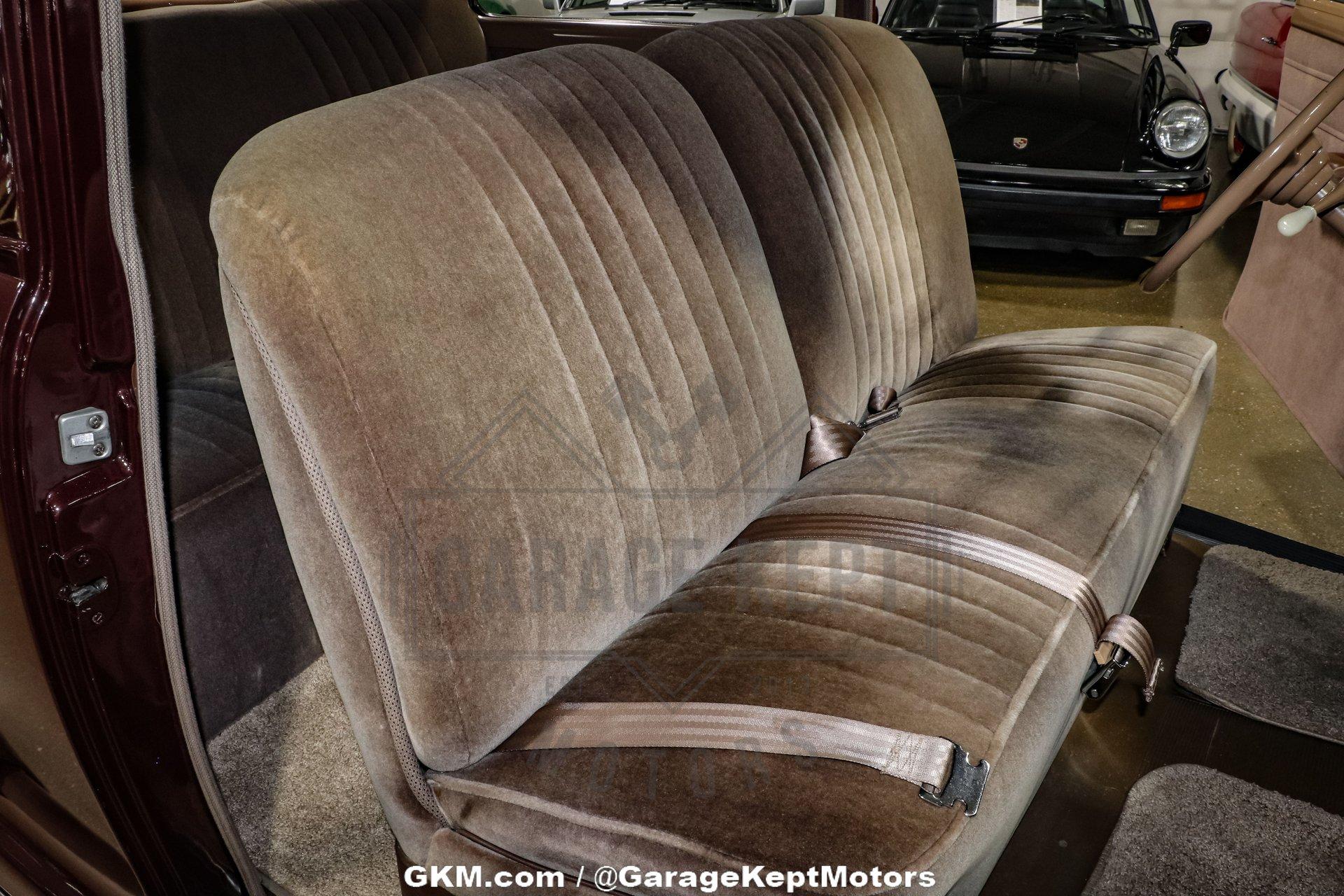 Chevrolet-Master-deluxe-1941-Ruby-Maroon-Tan-13