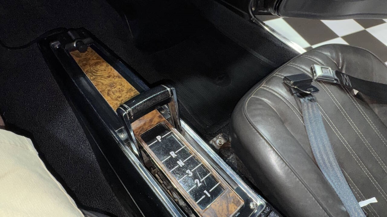 Chevrolet-Monte-Carlo-1972-Coupe-31