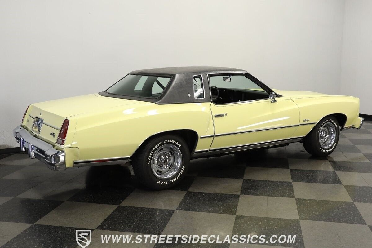 Chevrolet-Monte-Carlo-1976-Coupe-11