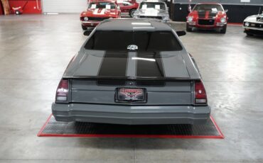 Chevrolet-Monte-Carlo-1976-Coupe-13