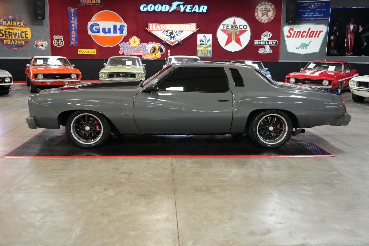Chevrolet-Monte-Carlo-1976-Coupe-2