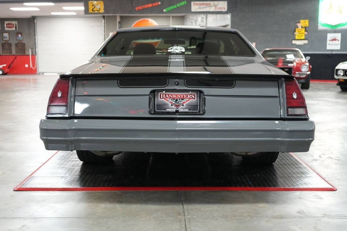 Chevrolet-Monte-Carlo-1976-Coupe-21