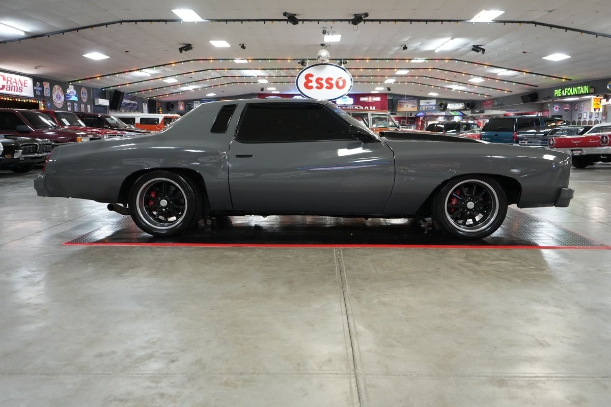 Chevrolet-Monte-Carlo-1976-Coupe-23