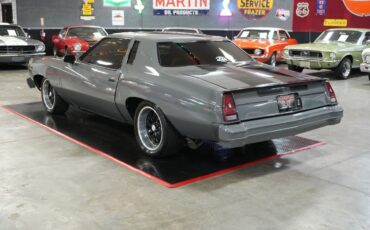 Chevrolet-Monte-Carlo-1976-Coupe-3