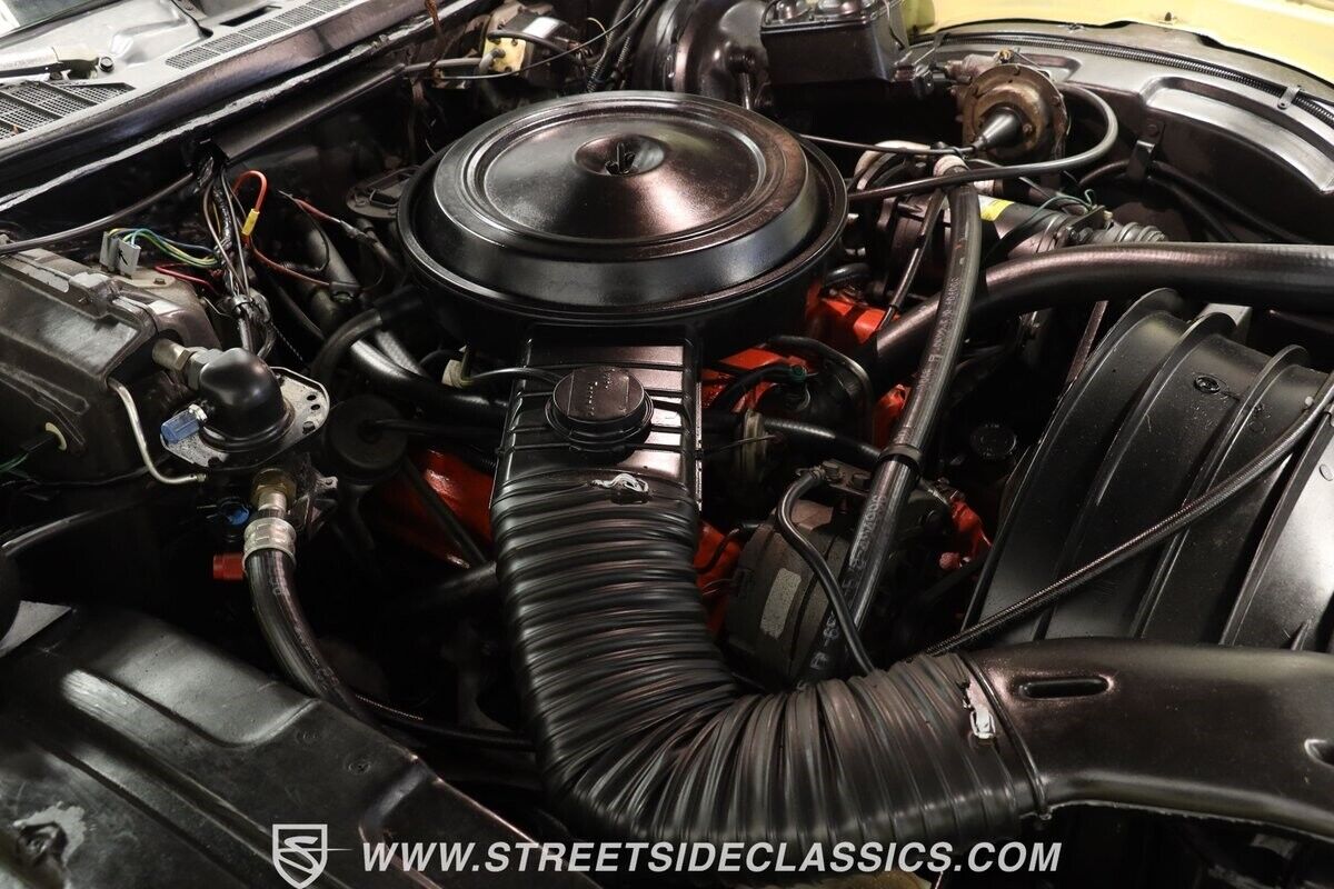 Chevrolet-Monte-Carlo-1976-Coupe-31
