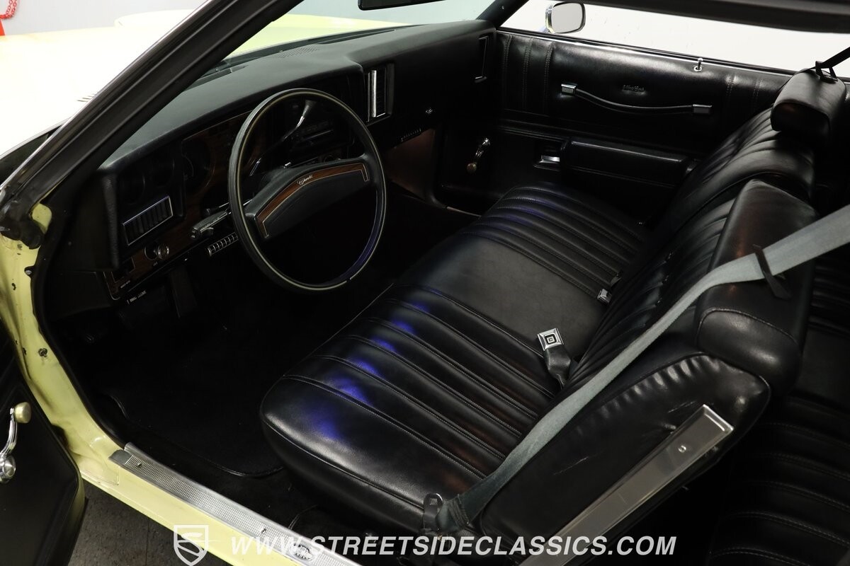 Chevrolet-Monte-Carlo-1976-Coupe-4
