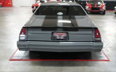 Chevrolet-Monte-Carlo-1976-Coupe-4