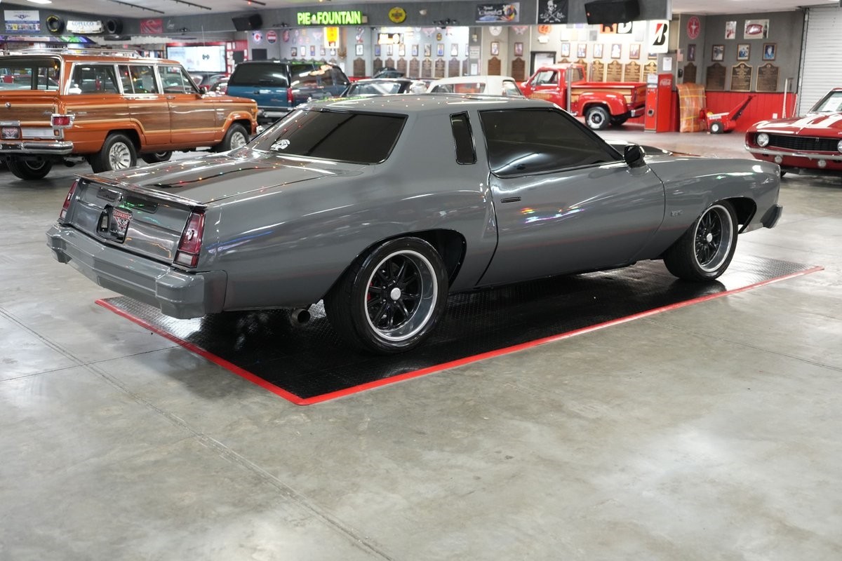 Chevrolet-Monte-Carlo-1976-Coupe-5