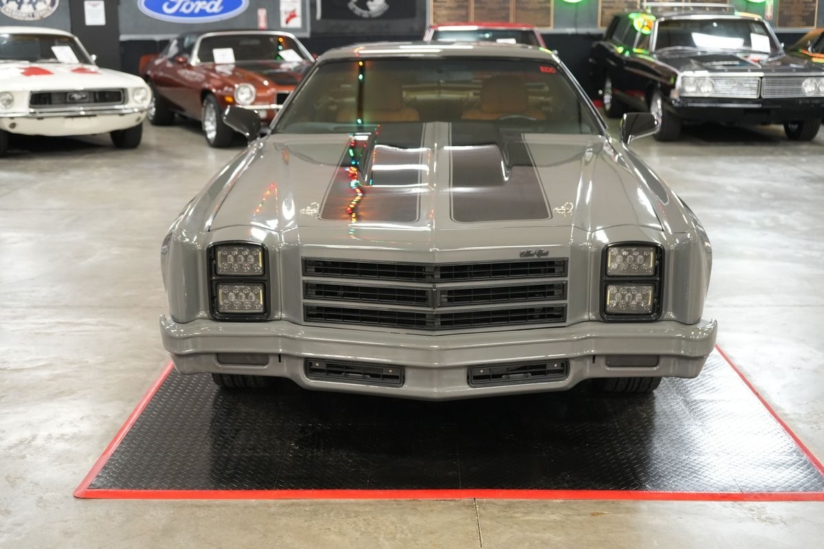 Chevrolet-Monte-Carlo-1976-Coupe-8