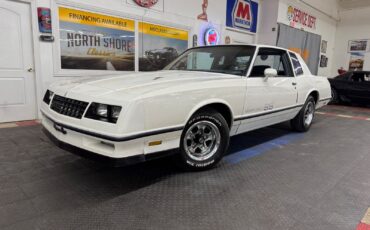 Chevrolet-Monte-Carlo-1984-Coupe-1