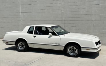 Chevrolet-Monte-Carlo-1984-Coupe-1