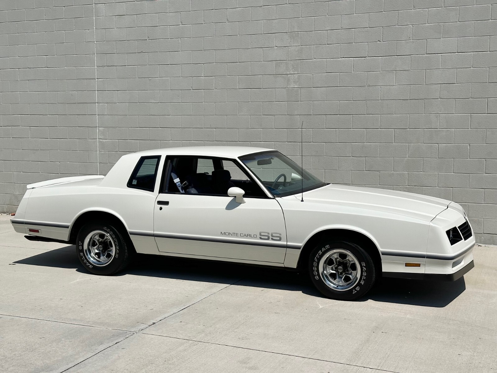 Chevrolet-Monte-Carlo-1984-Coupe-1