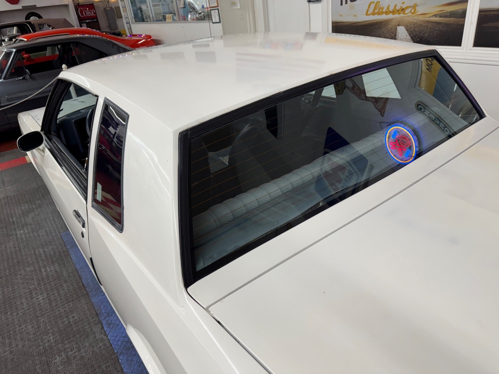 Chevrolet-Monte-Carlo-1984-Coupe-15