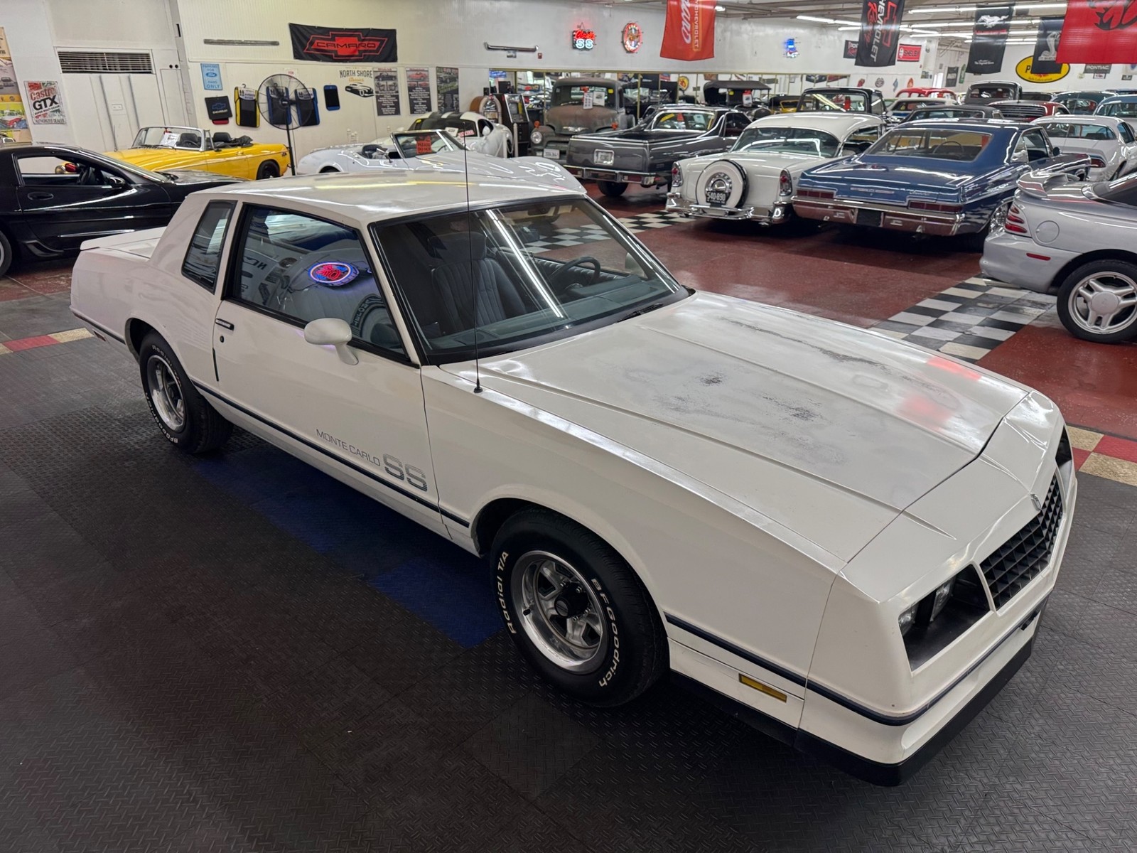 Chevrolet-Monte-Carlo-1984-Coupe-17