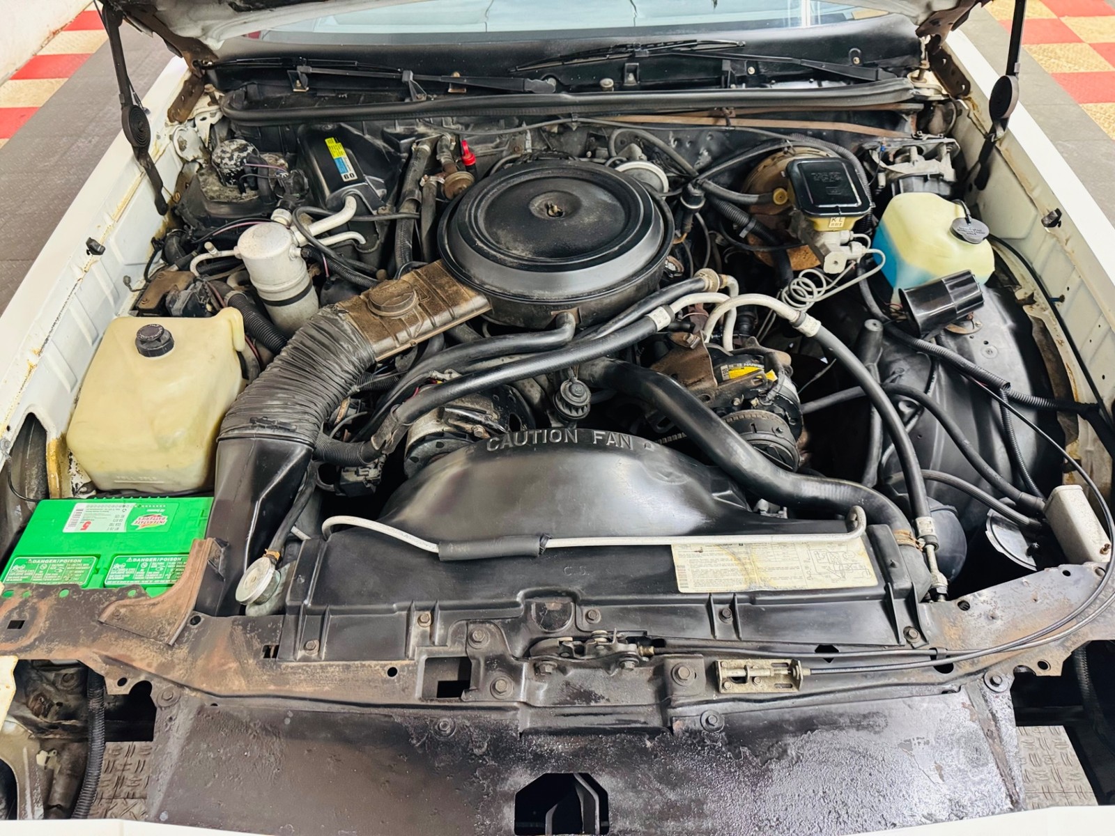 Chevrolet-Monte-Carlo-1984-Coupe-18