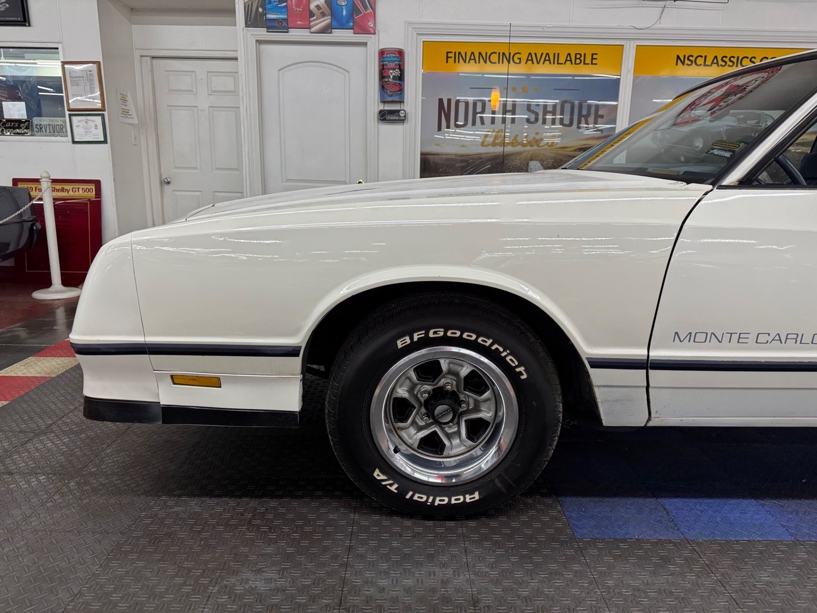 Chevrolet-Monte-Carlo-1984-Coupe-19