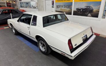 Chevrolet-Monte-Carlo-1984-Coupe-2
