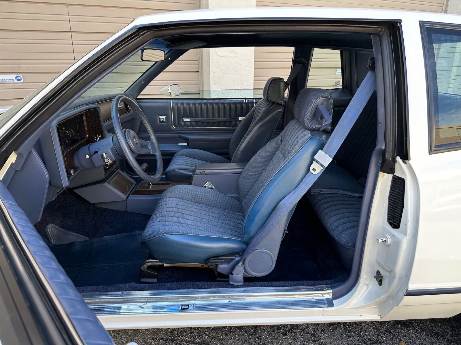 Chevrolet-Monte-Carlo-1984-Coupe-20