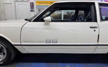 Chevrolet-Monte-Carlo-1984-Coupe-20
