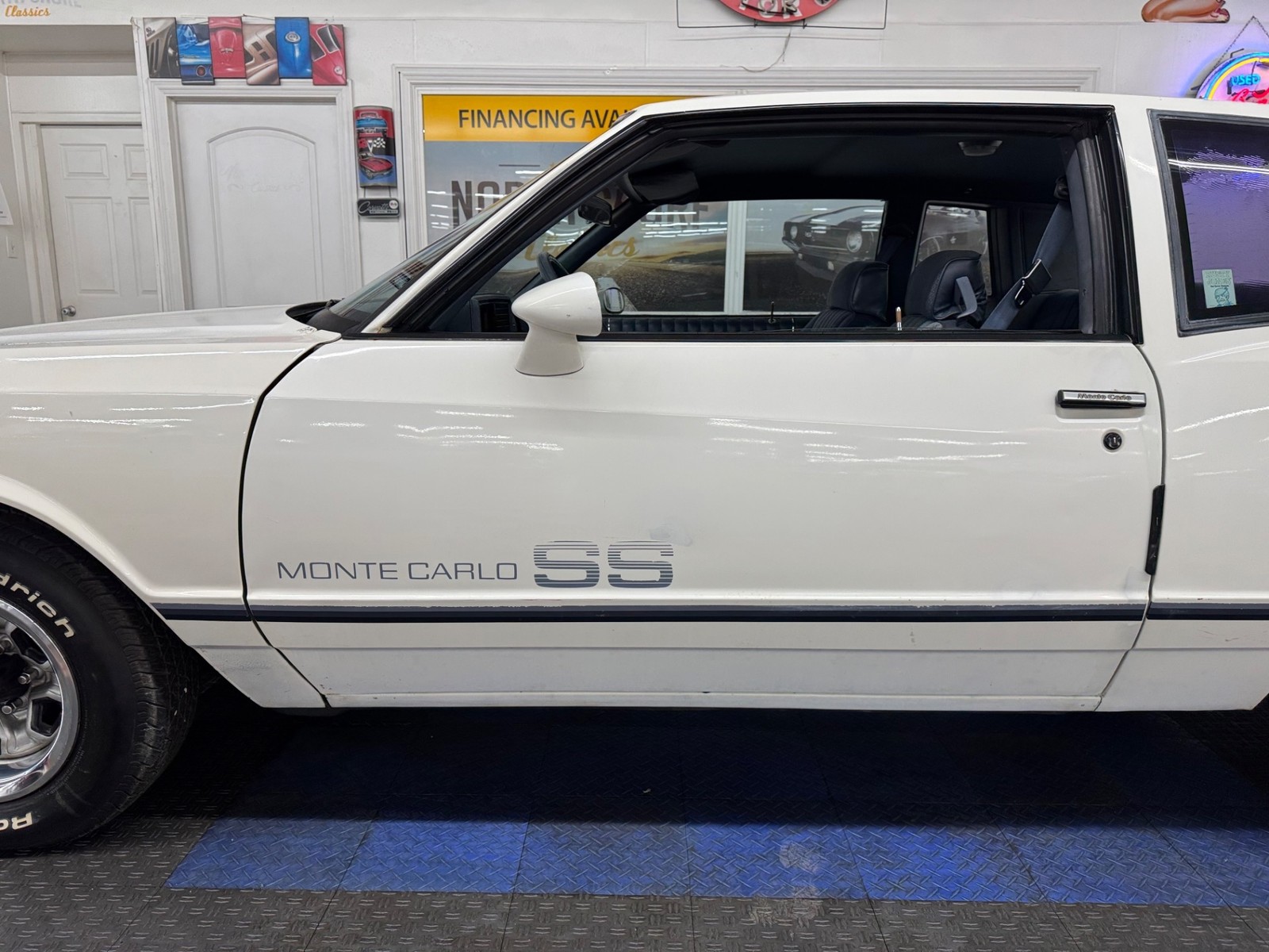 Chevrolet-Monte-Carlo-1984-Coupe-20