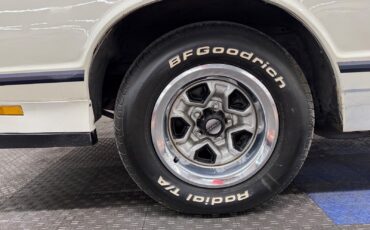 Chevrolet-Monte-Carlo-1984-Coupe-23