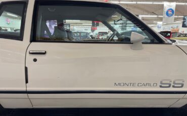 Chevrolet-Monte-Carlo-1984-Coupe-26