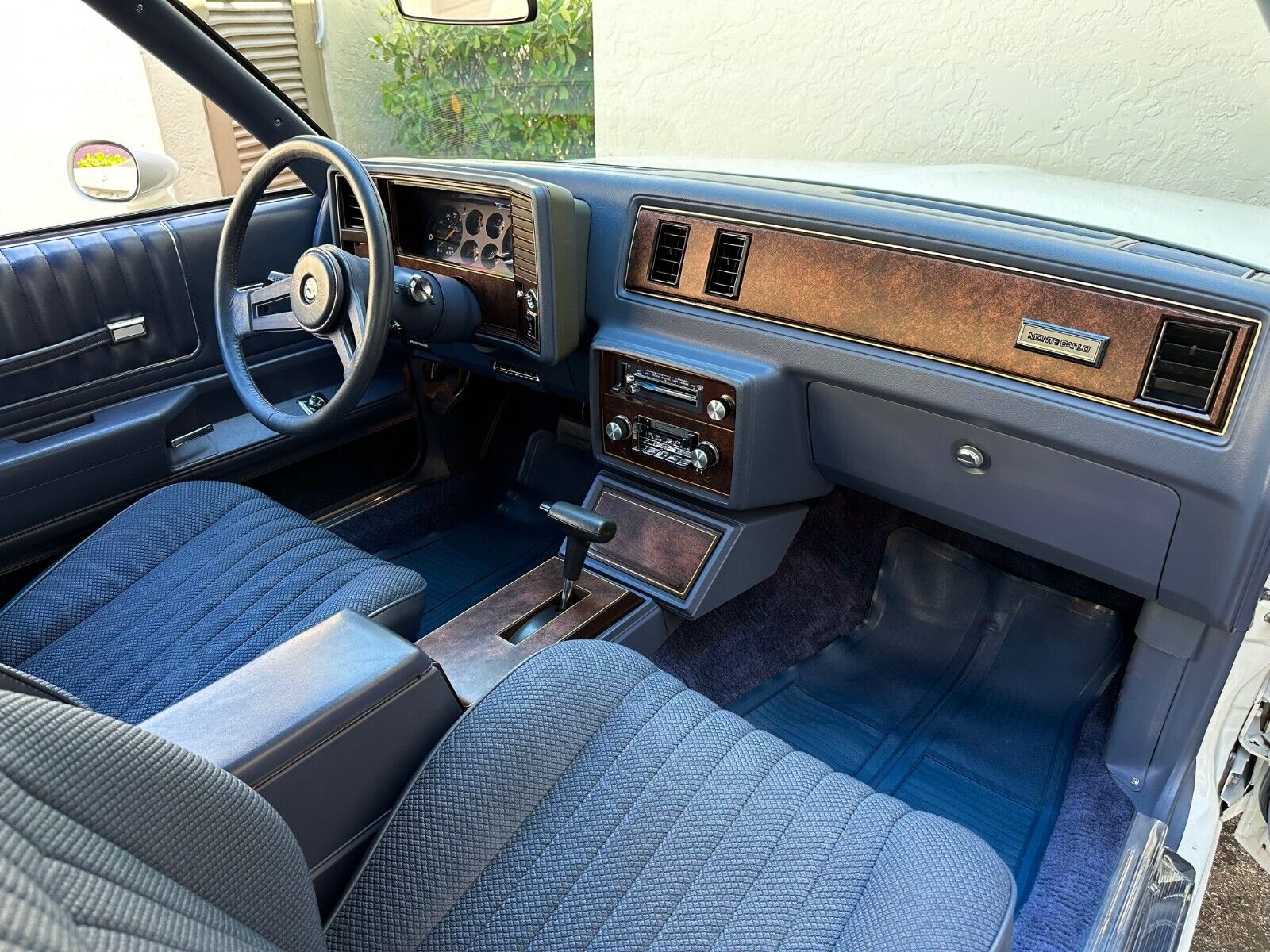 Chevrolet-Monte-Carlo-1984-Coupe-27