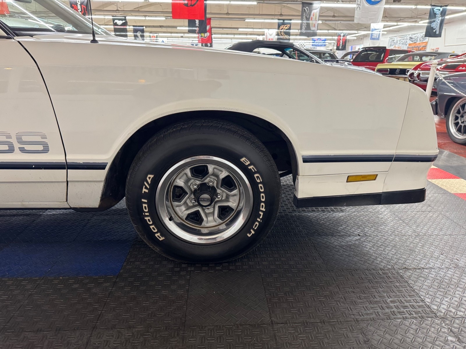 Chevrolet-Monte-Carlo-1984-Coupe-27